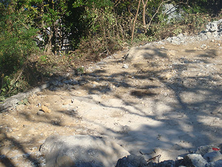 擁壁の斫り工事3